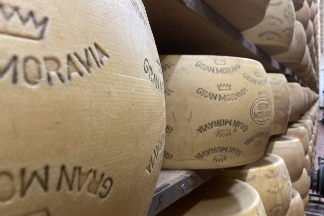 Skladiště sýrů Gran Moravia je v obci Campodoro | foto: Pavel Novák,  Český rozhlas