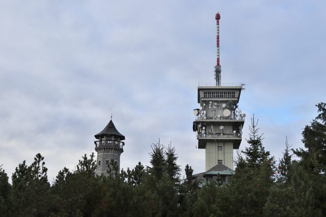 Rozhledna Klínovec a telekomunikační věž | foto: Naďa Krásná,  Český rozhlas,  Český rozhlas