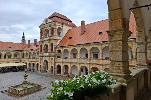 Zámek v Moravské Třebové se může pochlubit krásnými manýristickými arkádami | foto: Tereza Brázdová,  Český rozhlas