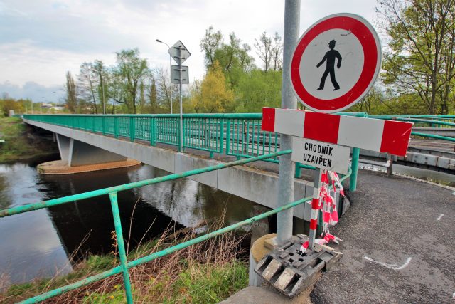 Doubský most v Karlových Varech je již několik měsíců uzavřen | foto: Václav Šlauf / MAFRA,  Profimedia